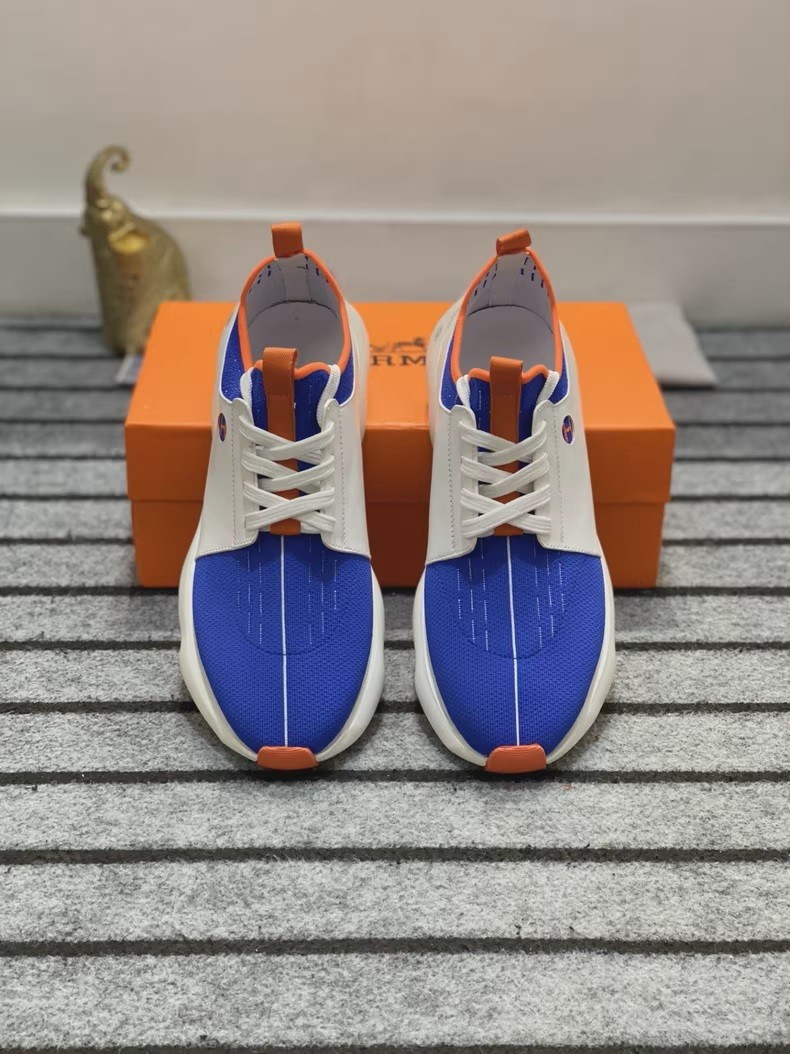 (Hermès) Bouncing sneakers.