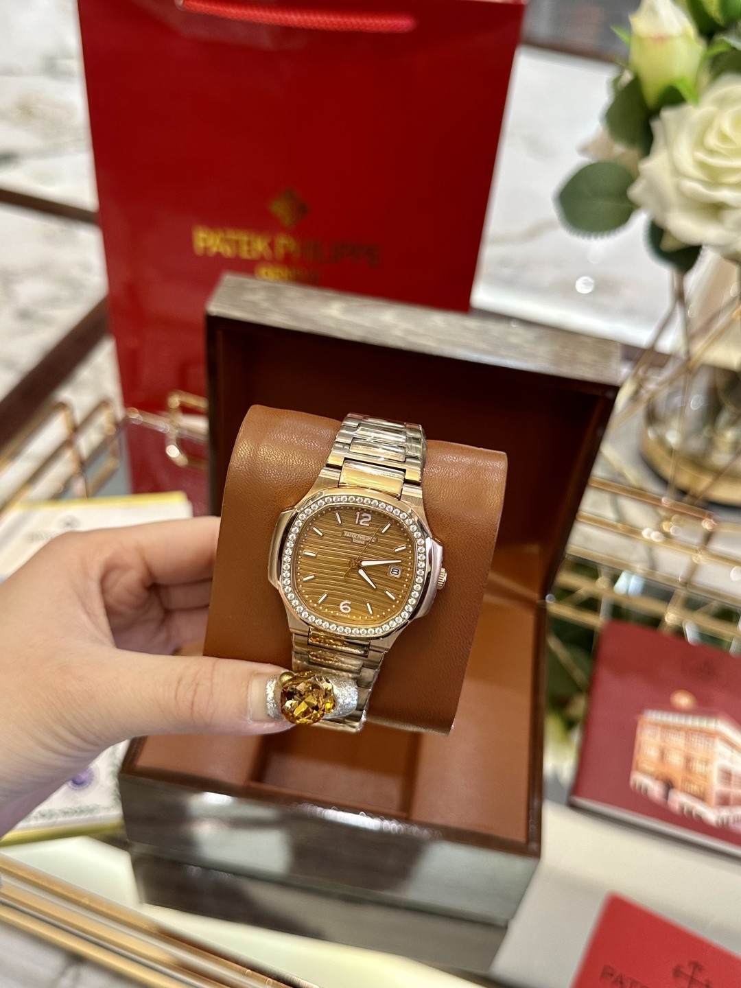 Patek Philippe Nautilus Ladies Automatic Watch