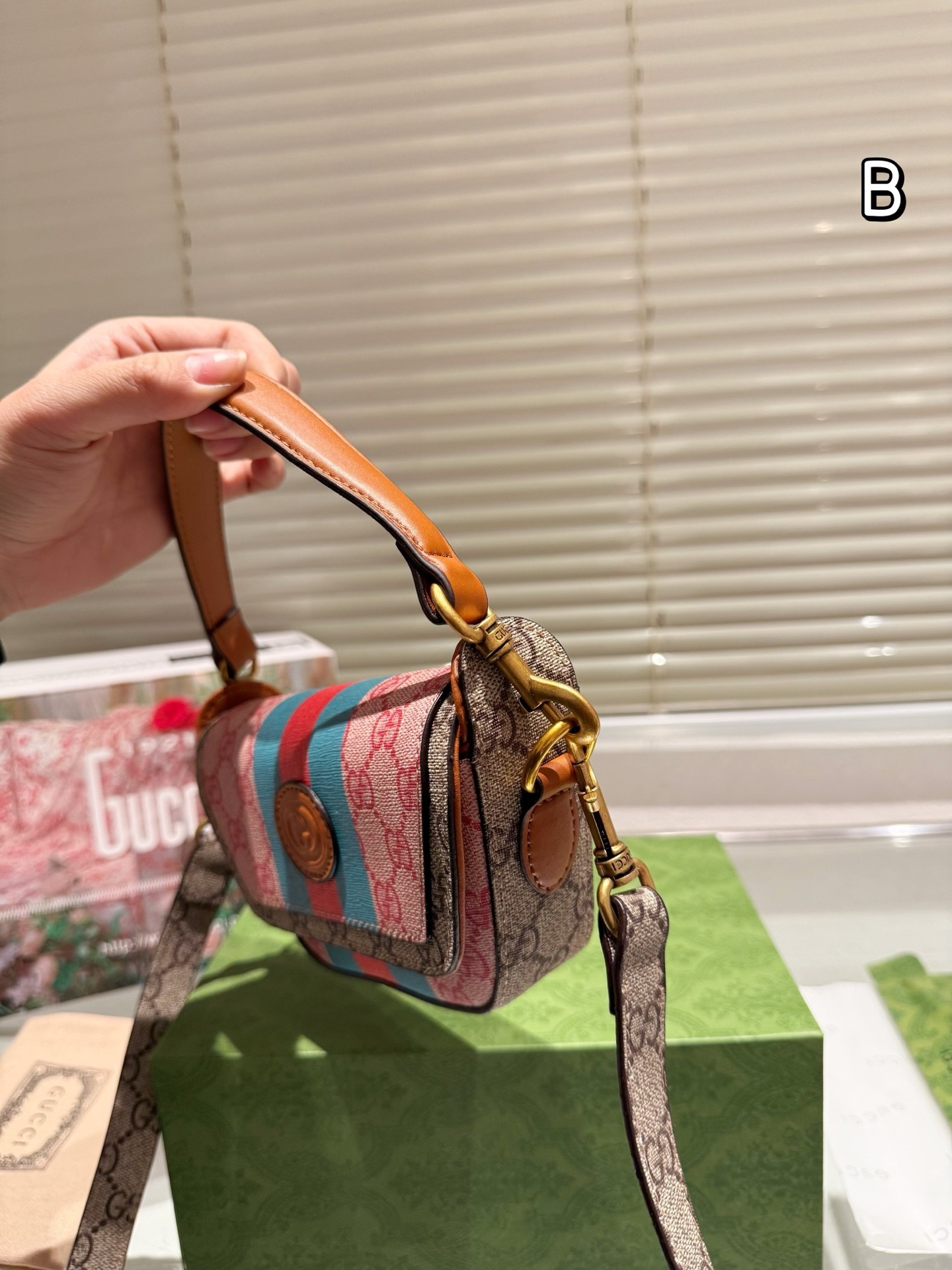 Gucci Ophidia GG Supreme Mini Tote Bag