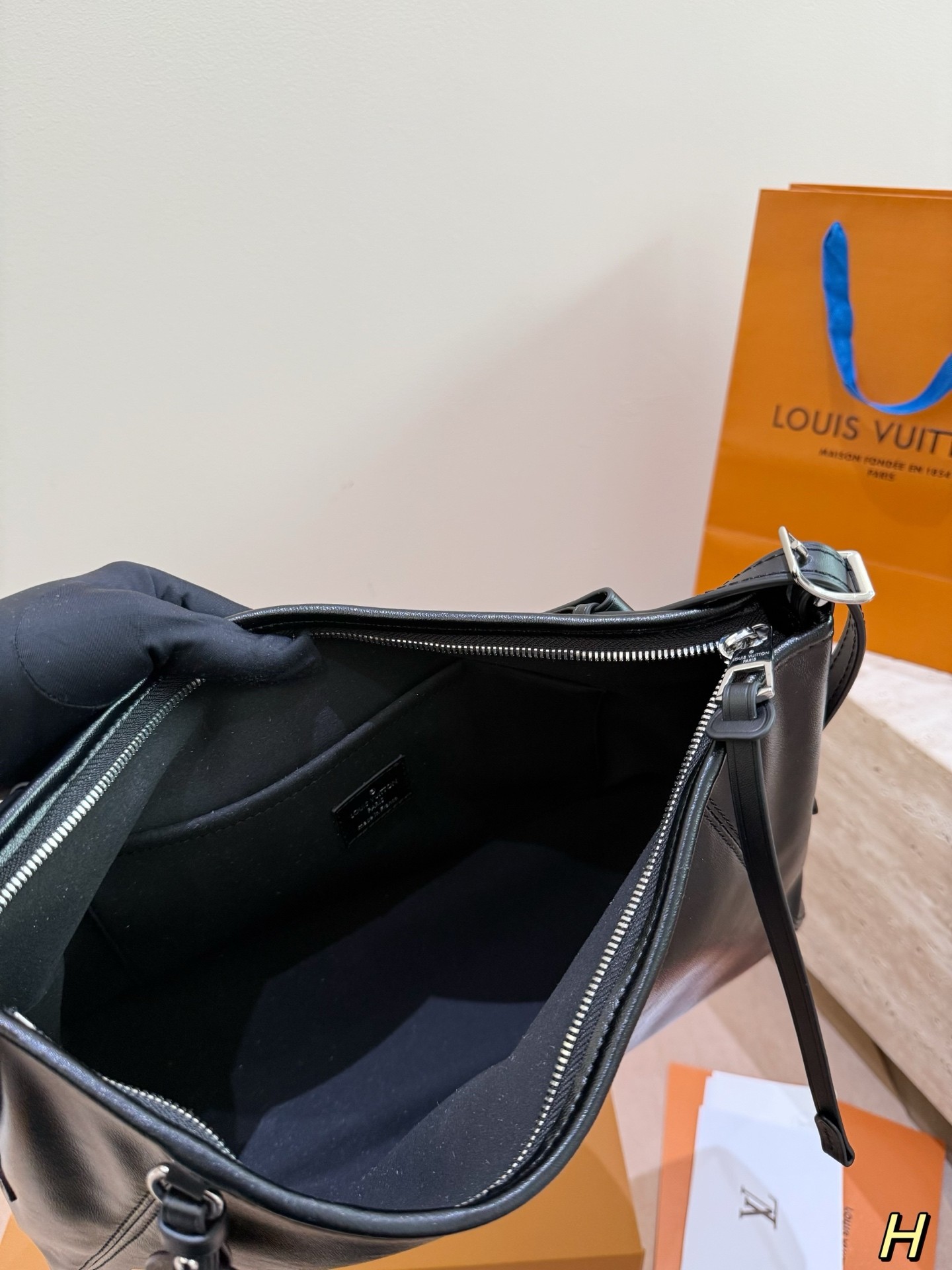 Louis Vuitton CarryAll Vibe PM