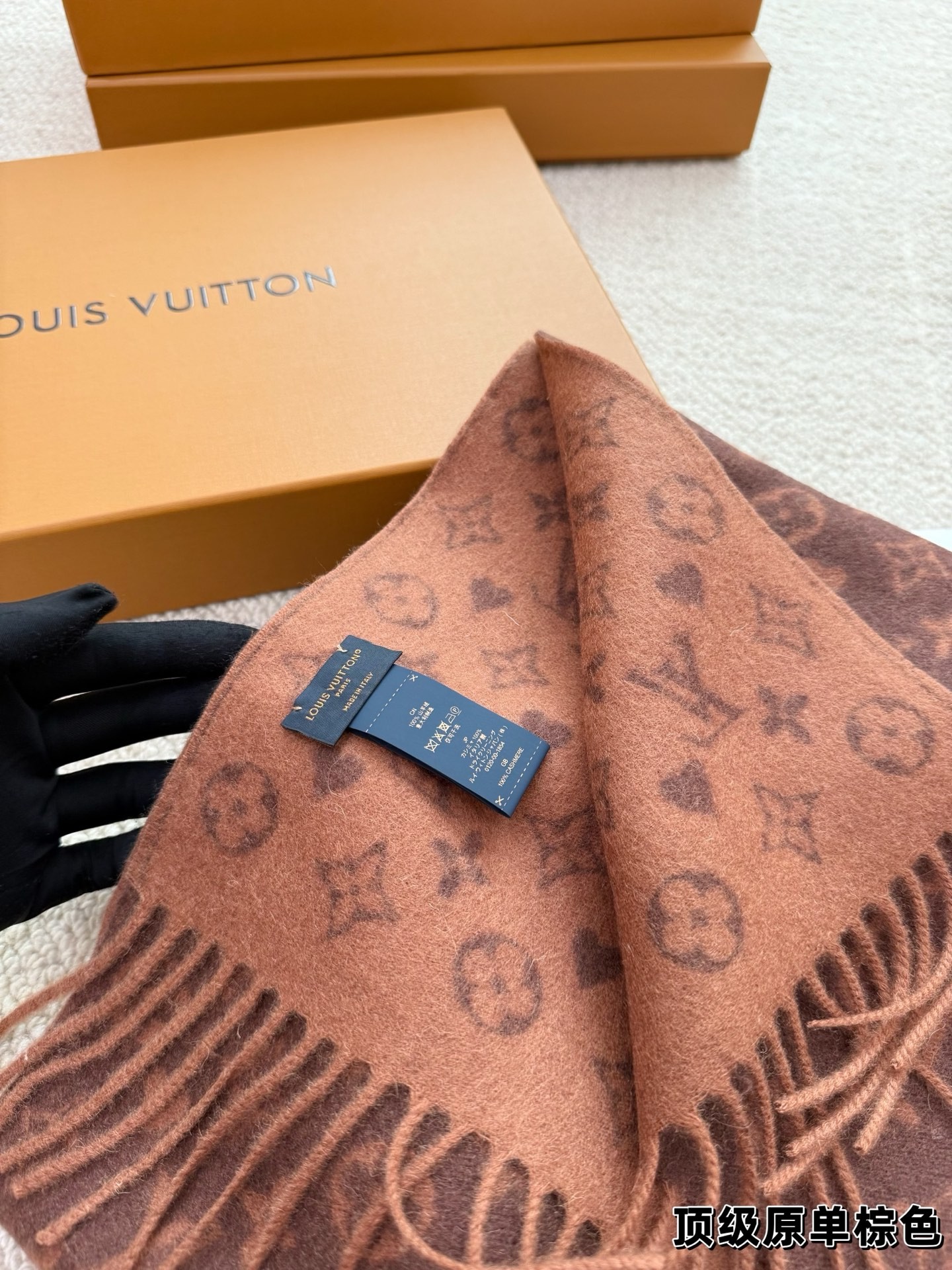 （Louis Vuitton） Monogram Shawl