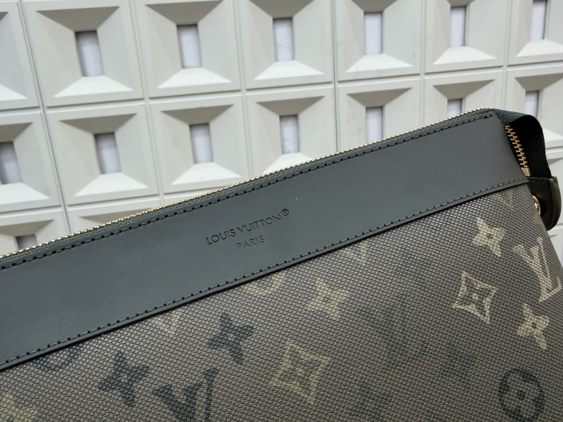 (Louis Vuitton) Clutch