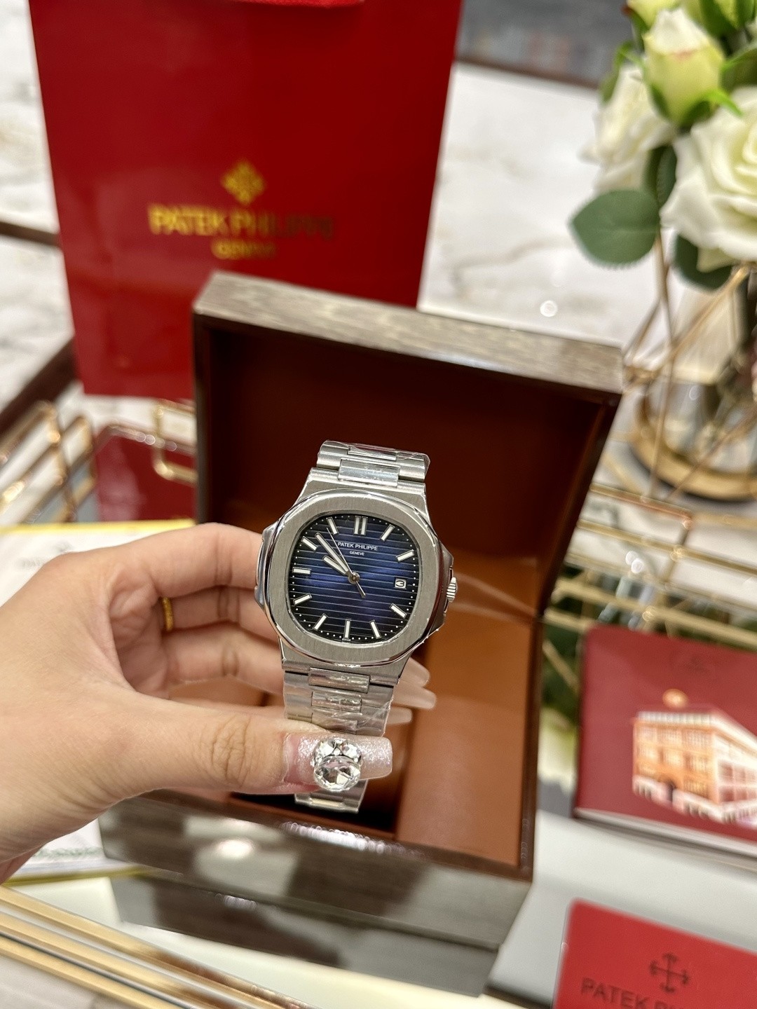 Patek Philippe Nautilus Automatic Mechanical Watch