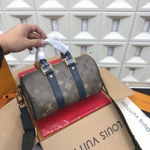 Louis Vuitton Keepall Bandoulière 25 Handbag