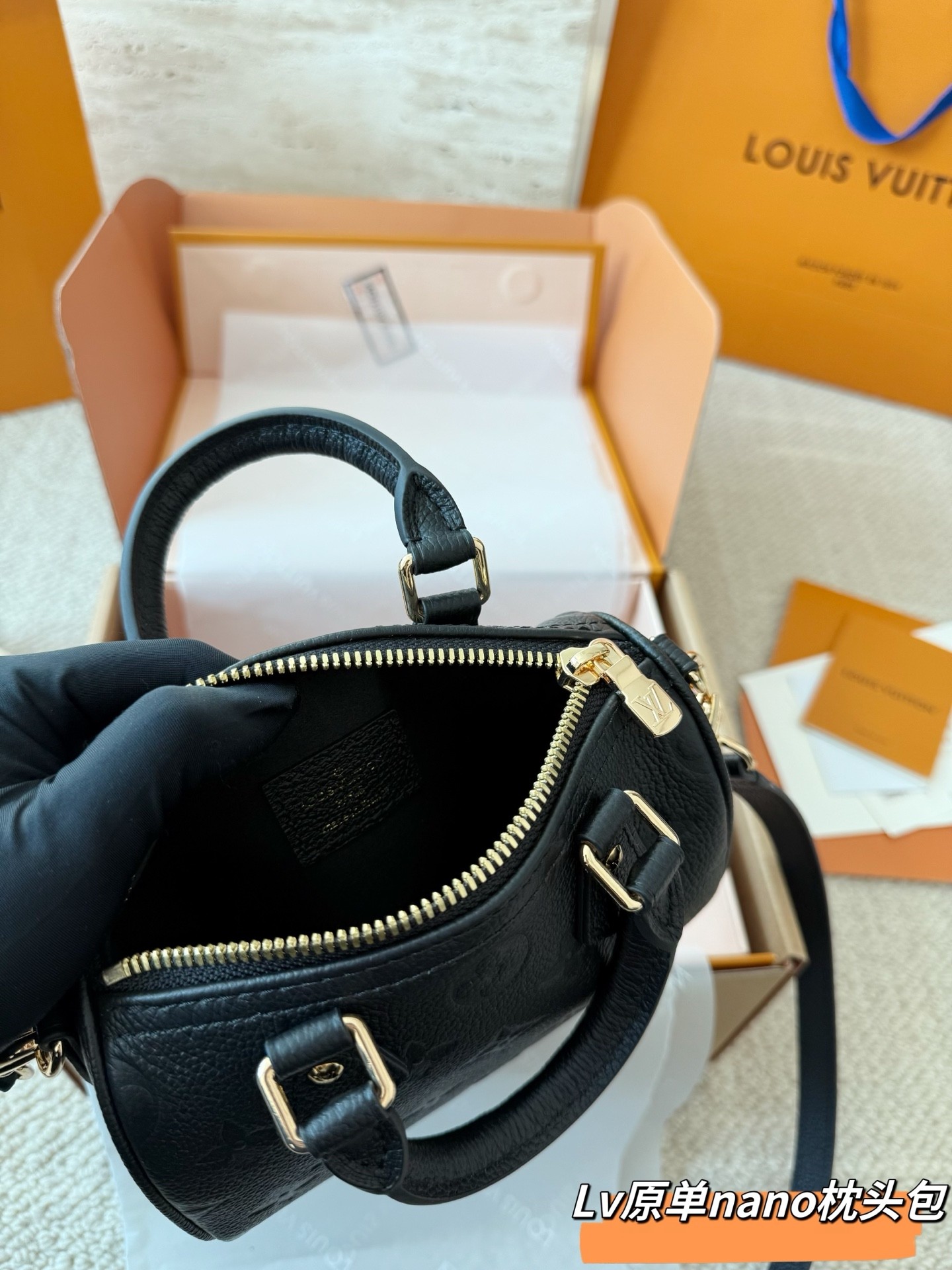 (Louis Vuitton)  Nano Speedy