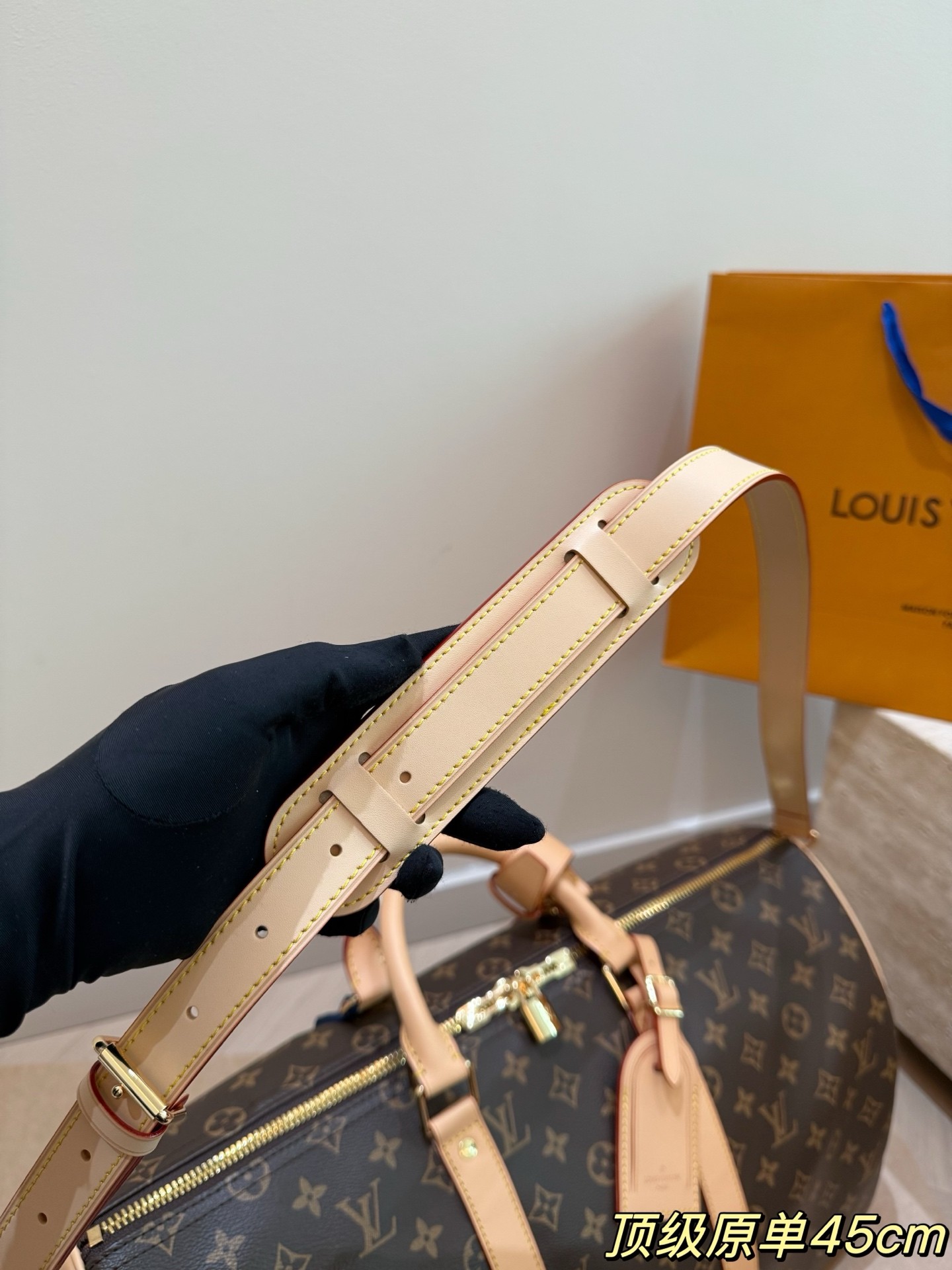 Louis Vuitton Keepall Bandoulière Travel Bag