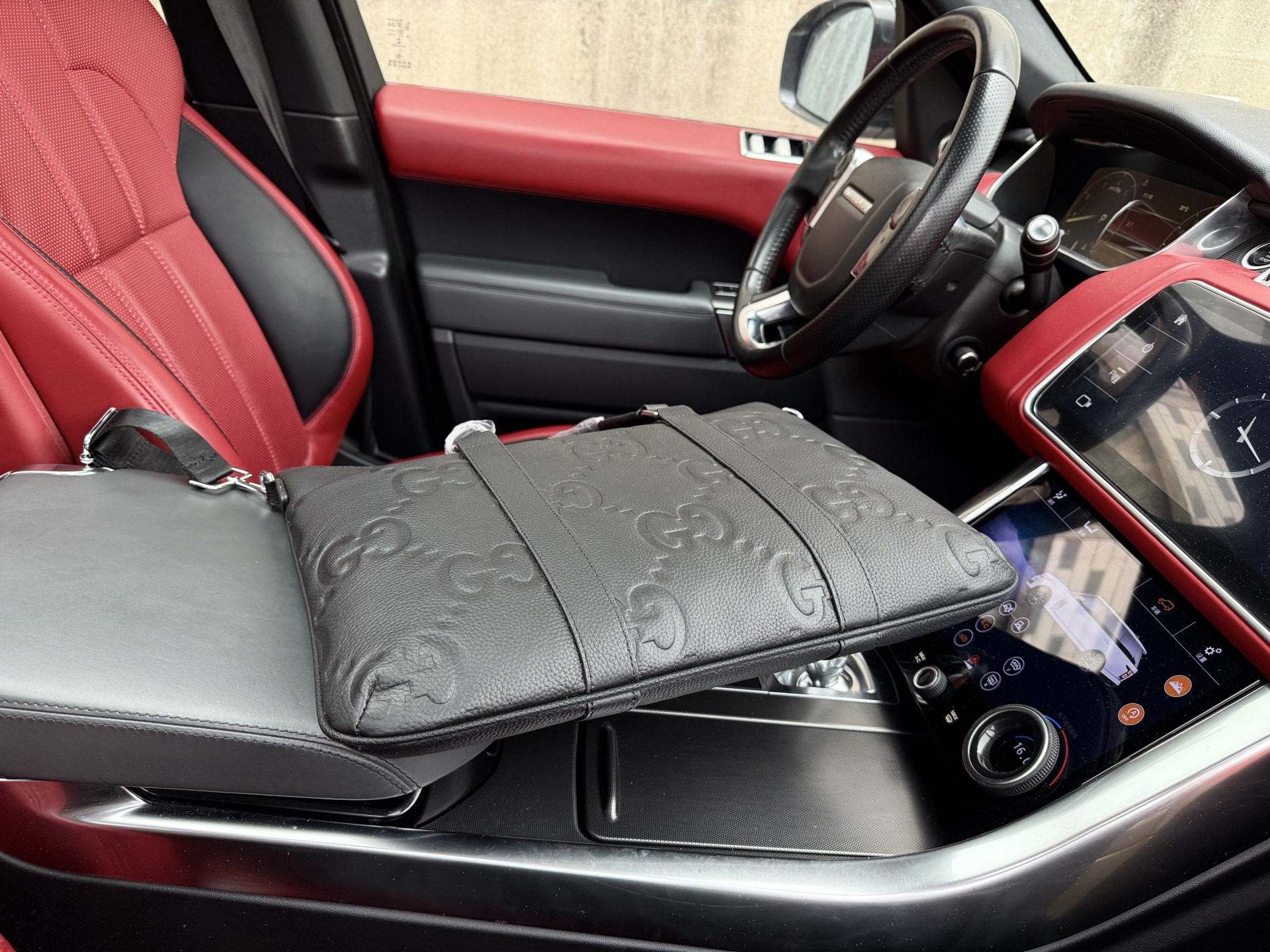 (Gucci) GG Embossed Briefcase