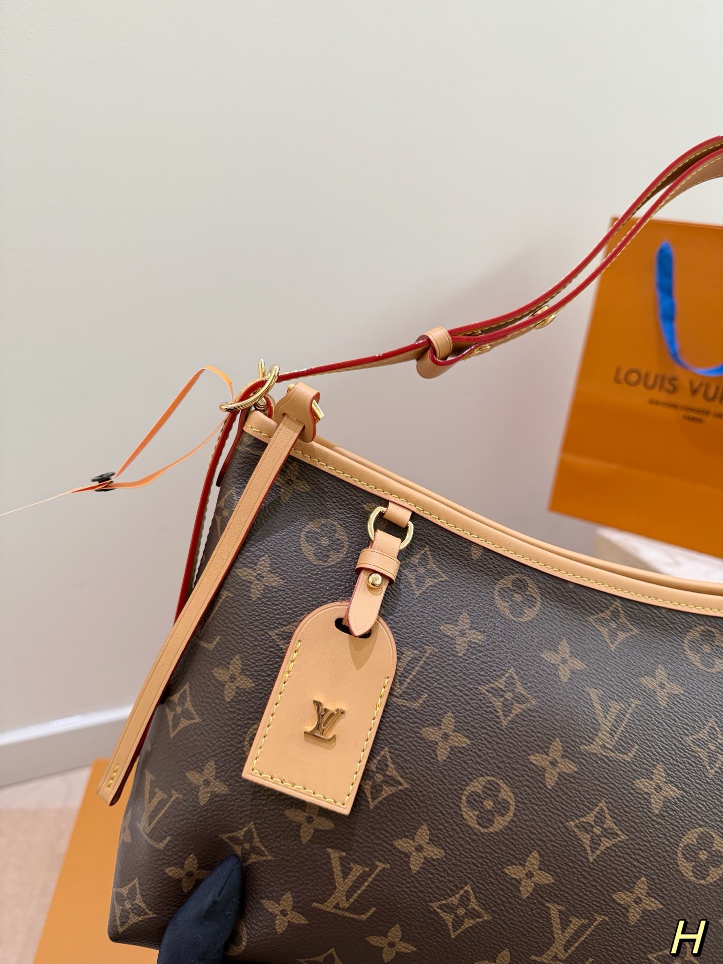 (Louis Vuitton)  CarryAll East West