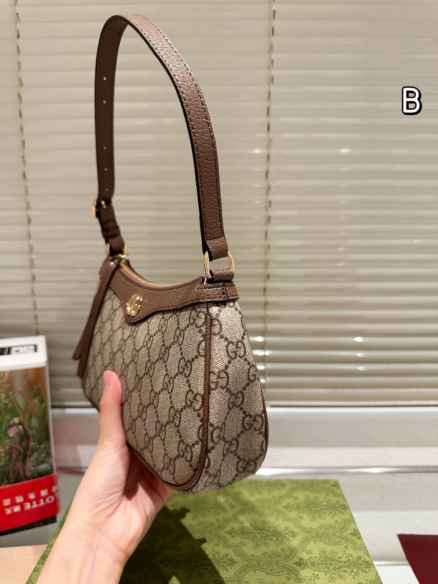 Gucci Ophidia Series Small Handbag