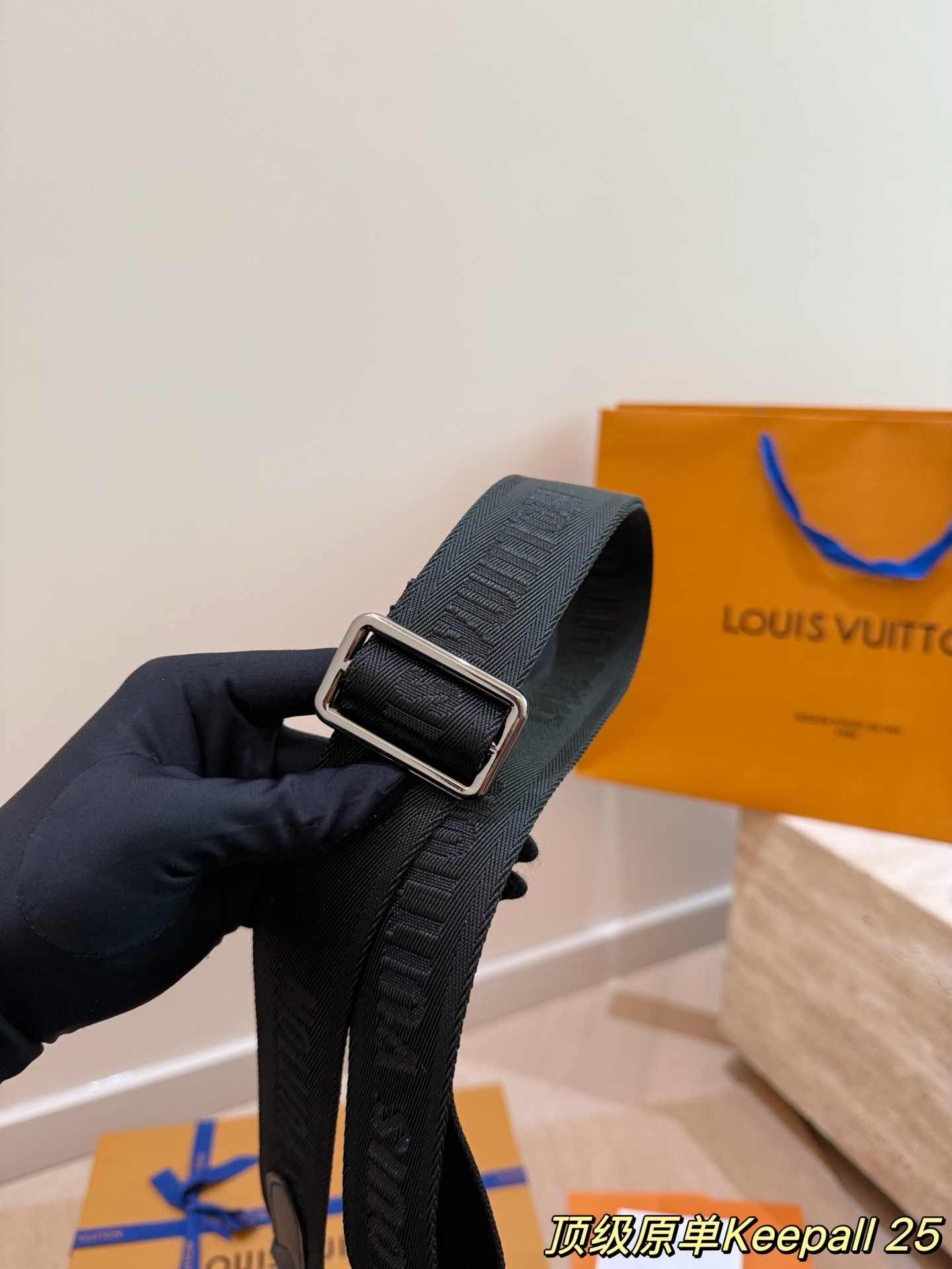 (Louis Vuitton)  Keepall Bandoulière 25