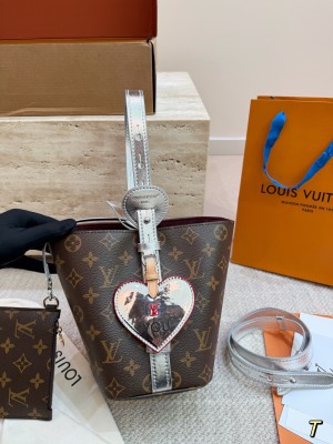 Louis Vuitton  All In BB