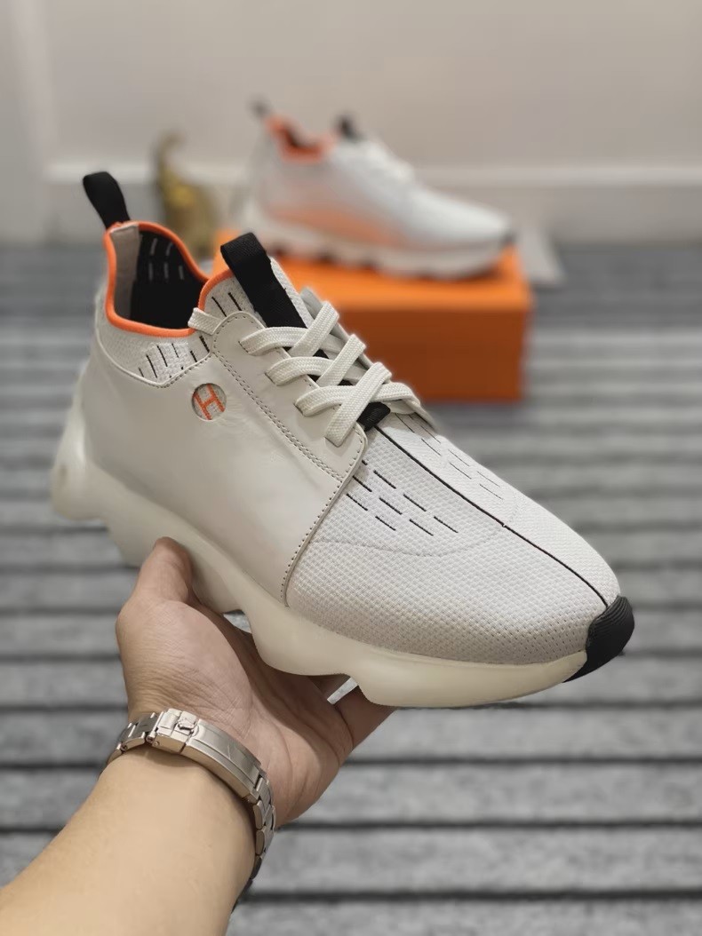 (Hermès) Bouncing sneakers.