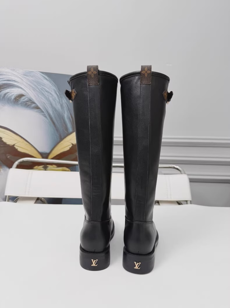 (Louis Vuitton) Tall boots.