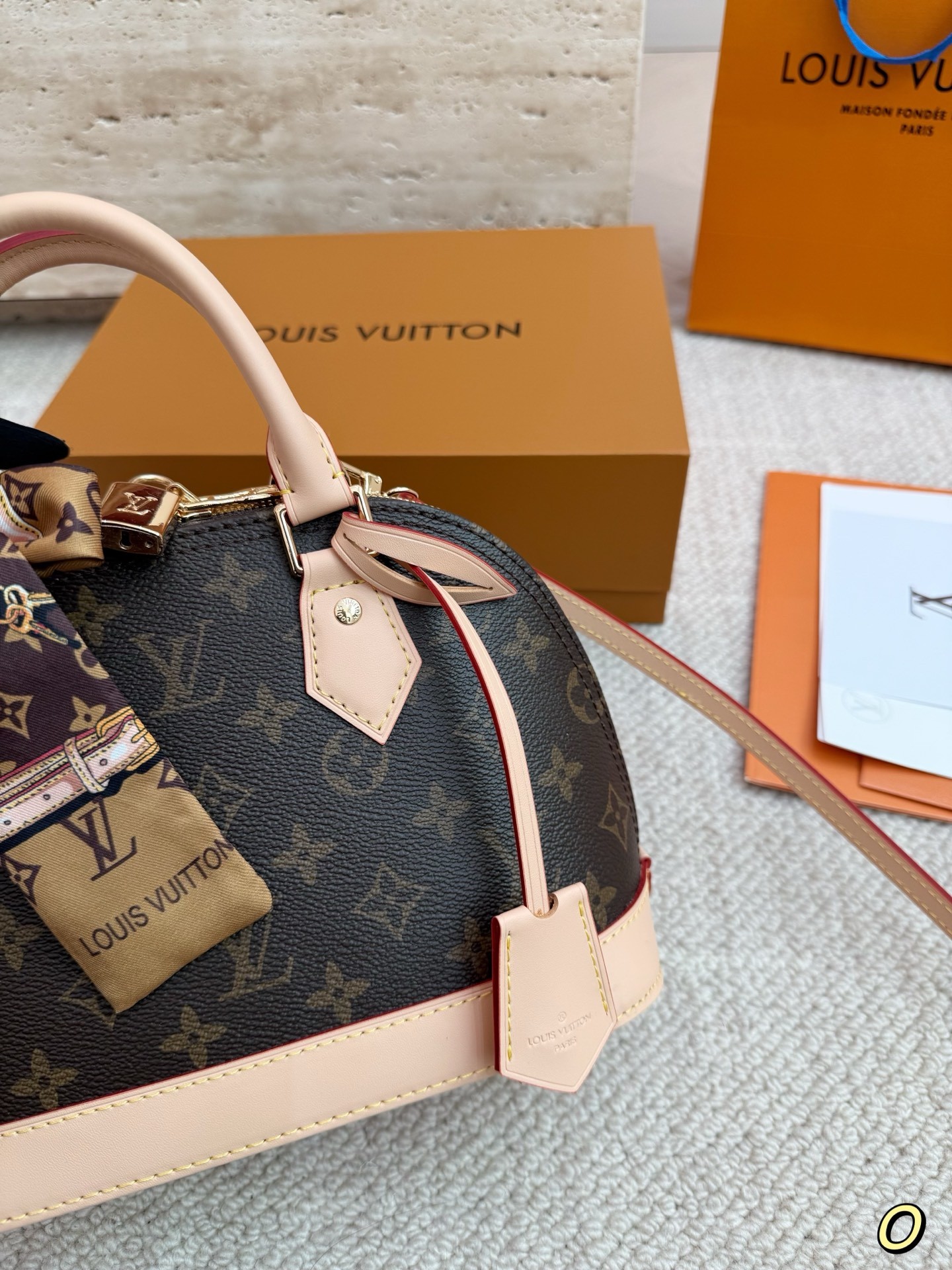 Louis Vuitton）Alma BB