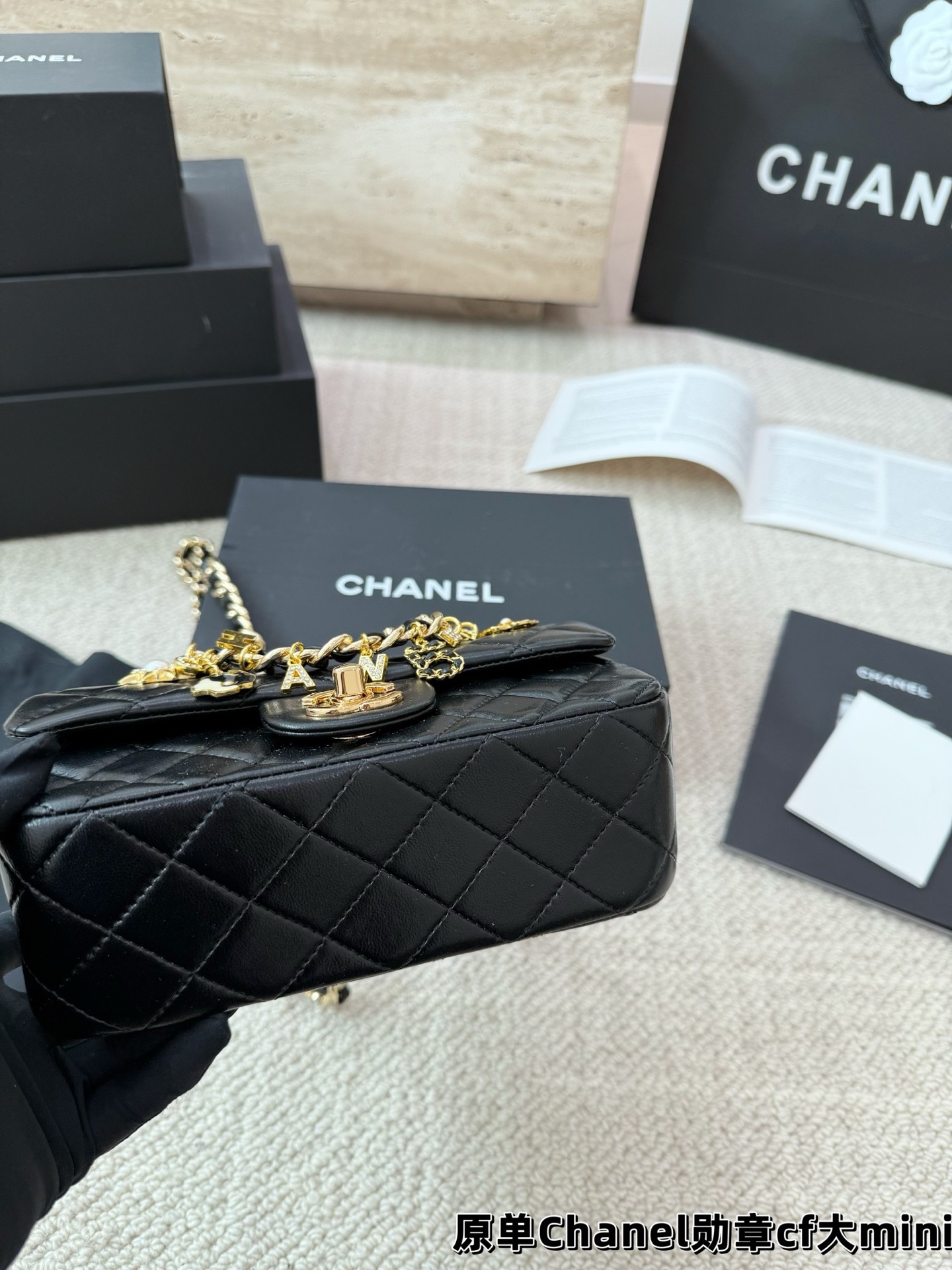（Chanel）Mini CF with charms
