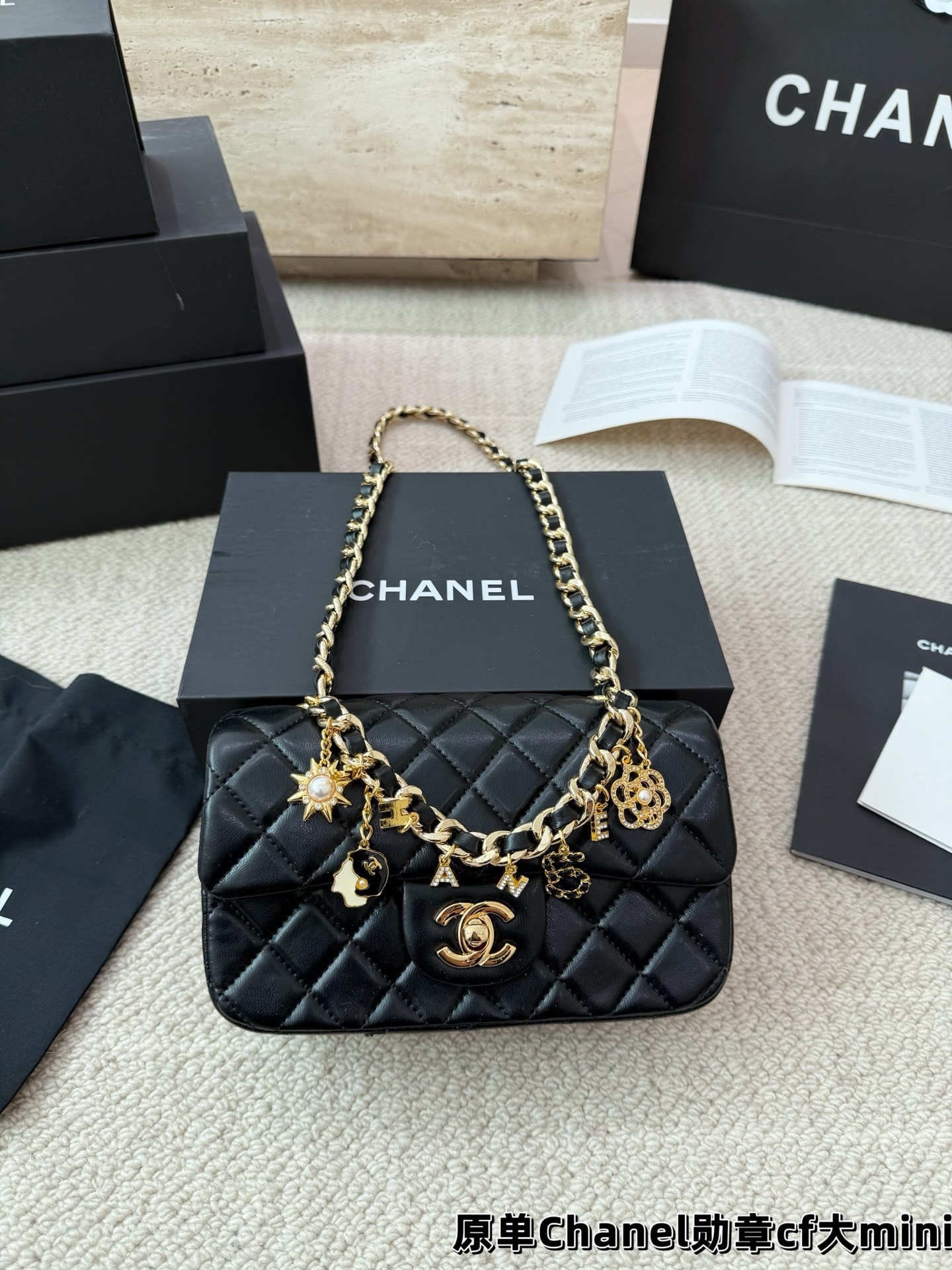 （Chanel）Mini CF with charms