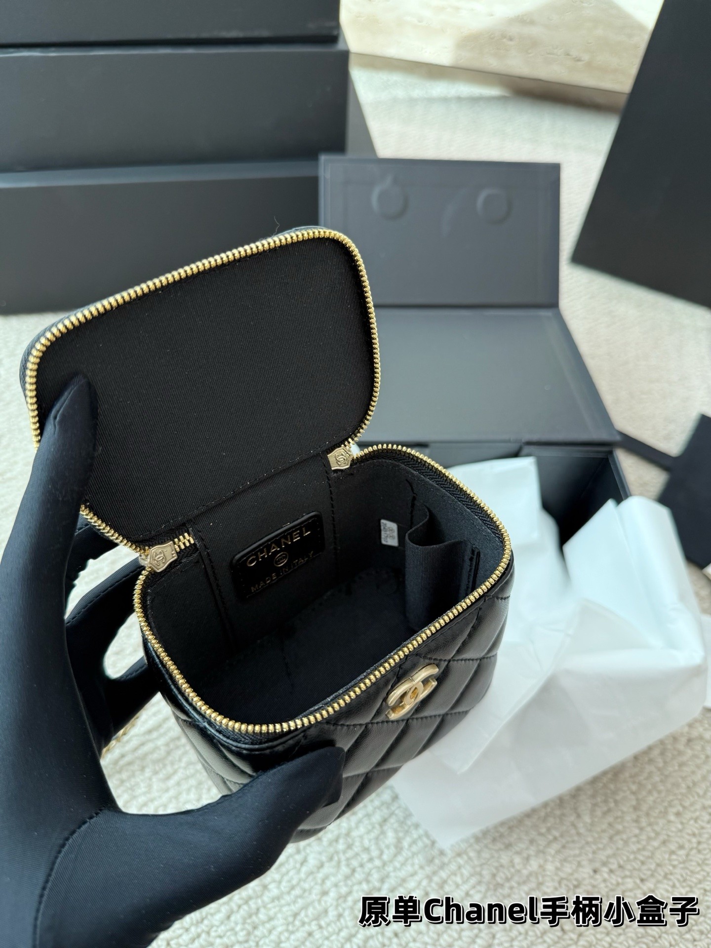 （Chanel）Mini Top Handle Vanity Case