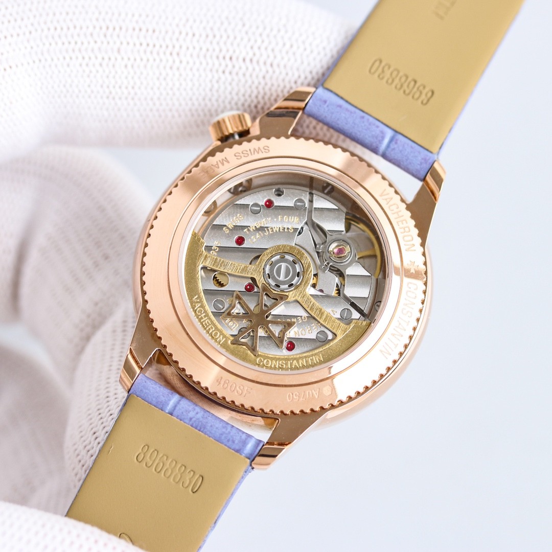 (Vacheron Constantin)’s Égérie “The Pleats of Time” concept watch.