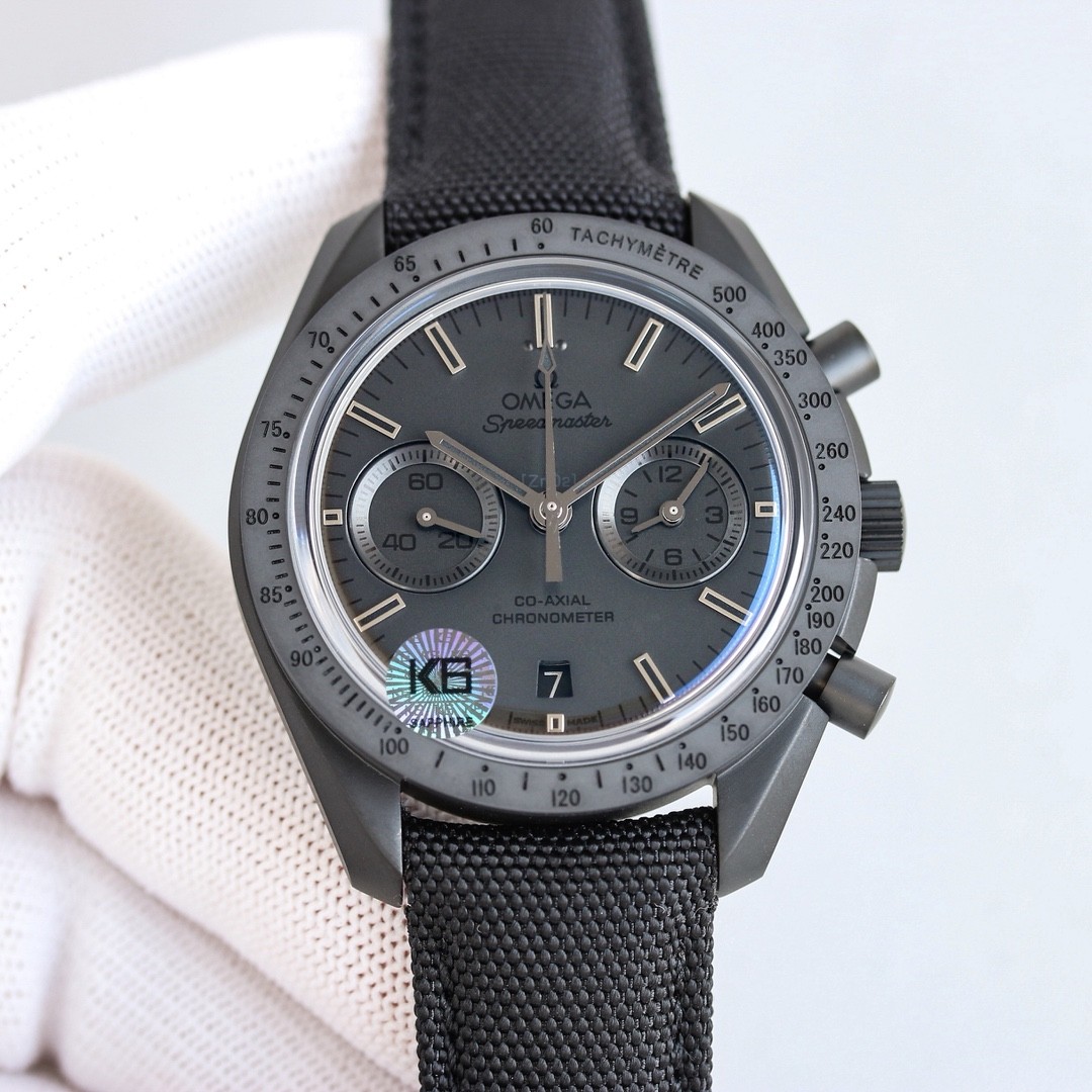 (OMEGA)Speedmaste (Dark Side of the Moon)