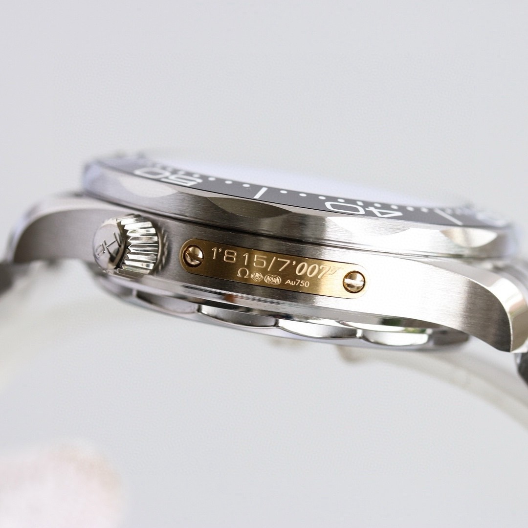 (OMEGA) Seamaster Diver 300M "James Bond" Limited Edition