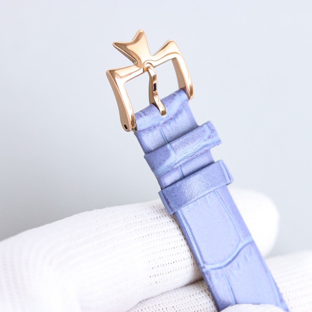 (Vacheron Constantin)’s Égérie “The Pleats of Time” concept watch.