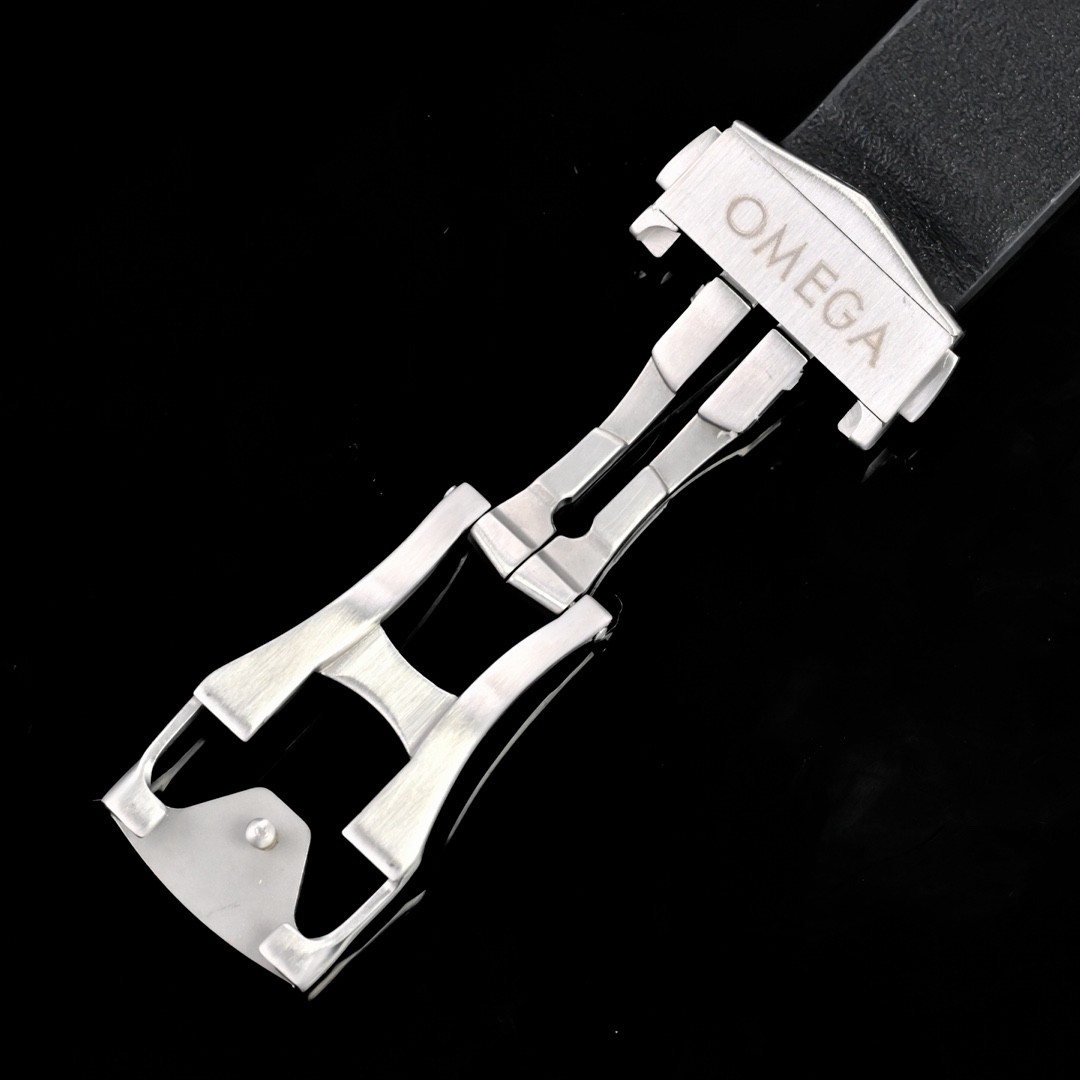 (OMEGA) Seamaster Aqua Terra 150-Meter Co-Axial Watch.