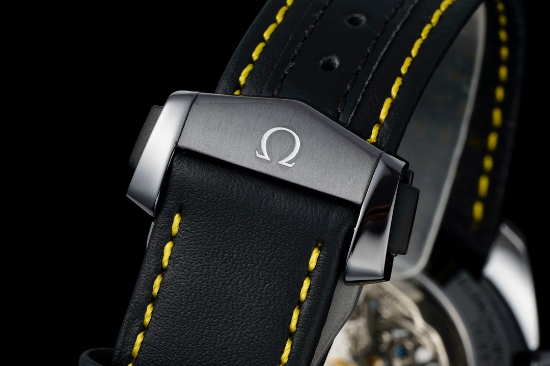 (OMEGA) (Speedmaster Dark Side of the Moon Apollo 8