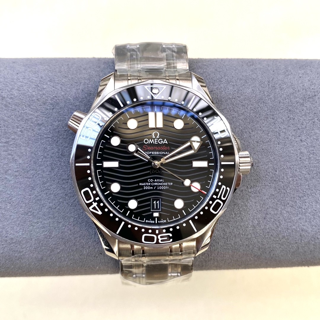 (Omega)'s classic timepiece: the Seamaster Diver 300M