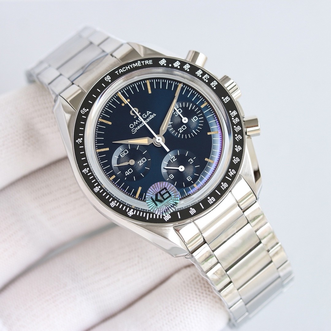 (OMEGA) A special timepiece from the Speedmaster collection