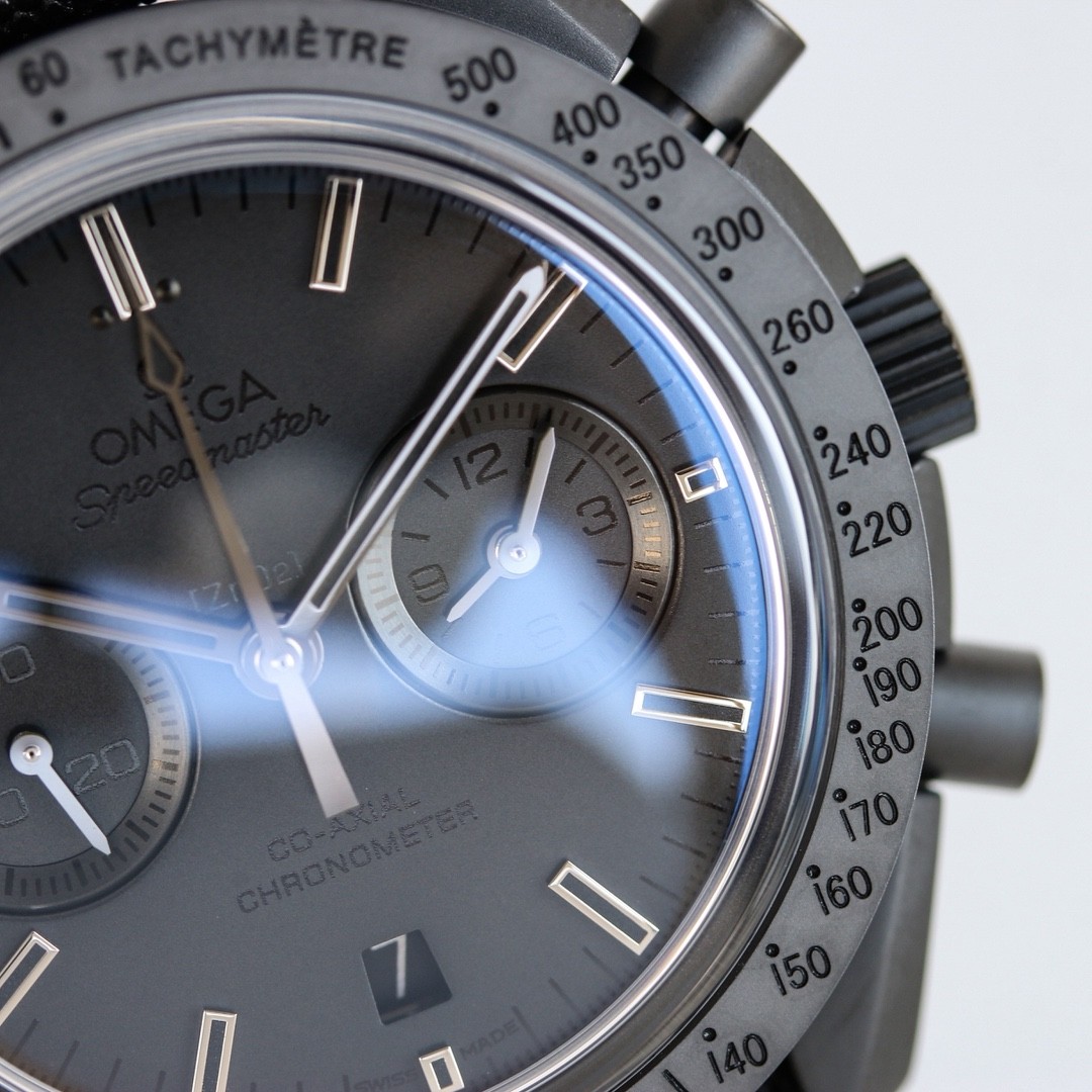 (OMEGA)Speedmaste (Dark Side of the Moon)