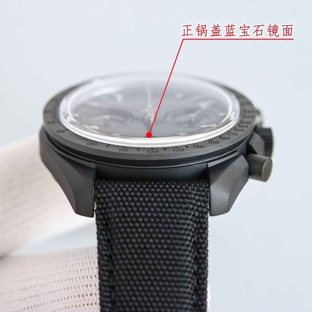 (OMEGA)Speedmaste (Dark Side of the Moon)