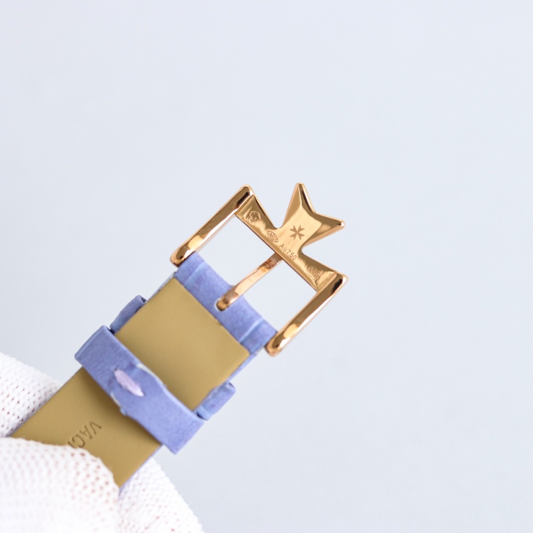 (Vacheron Constantin)’s Égérie “The Pleats of Time” concept watch.