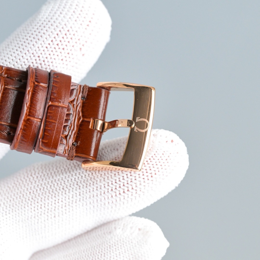 (OMEGA) De Ville Trésor Watch