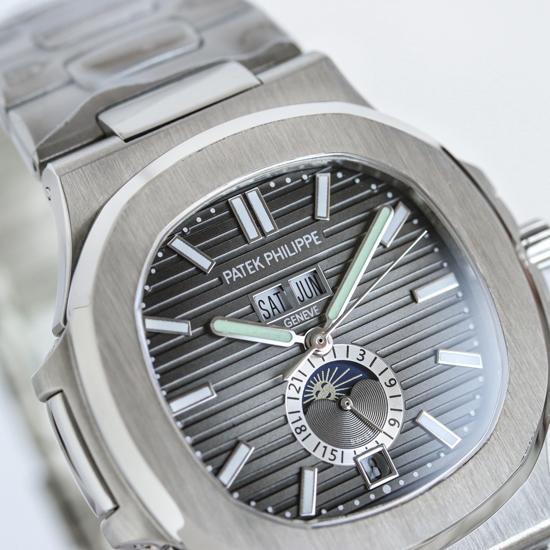 (Patek Philippe) Nautilus Annual Calendar Watch