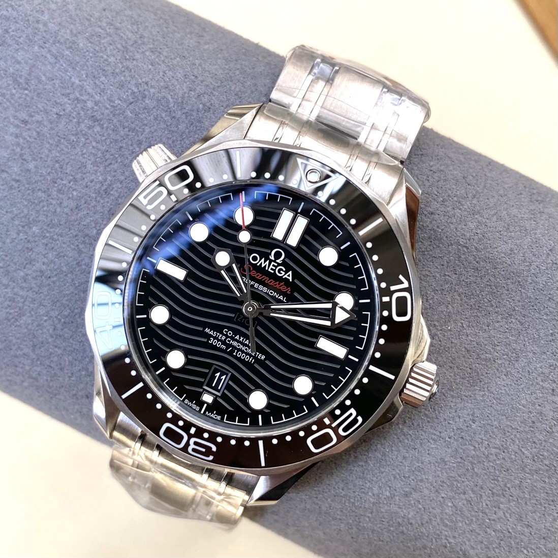 (Omega)'s classic timepiece: the Seamaster Diver 300M