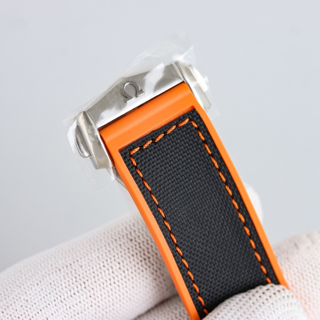 (OMEGA) Seamaster Planet Ocean 600M “Deep Black” Chronograph